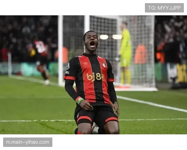 英超战况：瓦塔拉精彩侧钩破门 布伦特福德半场2比1领先利物浦